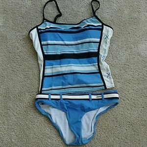 Exposure ranking Top size 12, Bottoms size 10